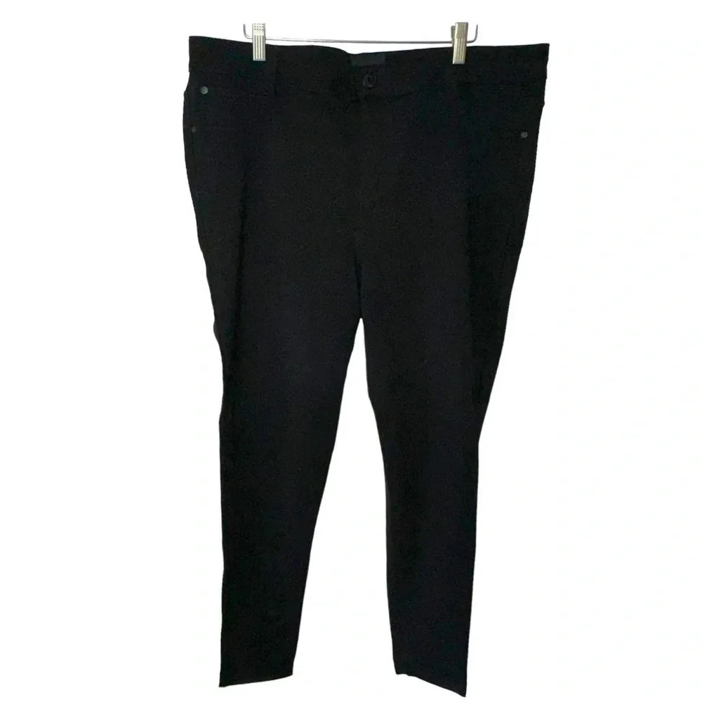 Celebrity Pink 18 mid rise‎ skinny black pants